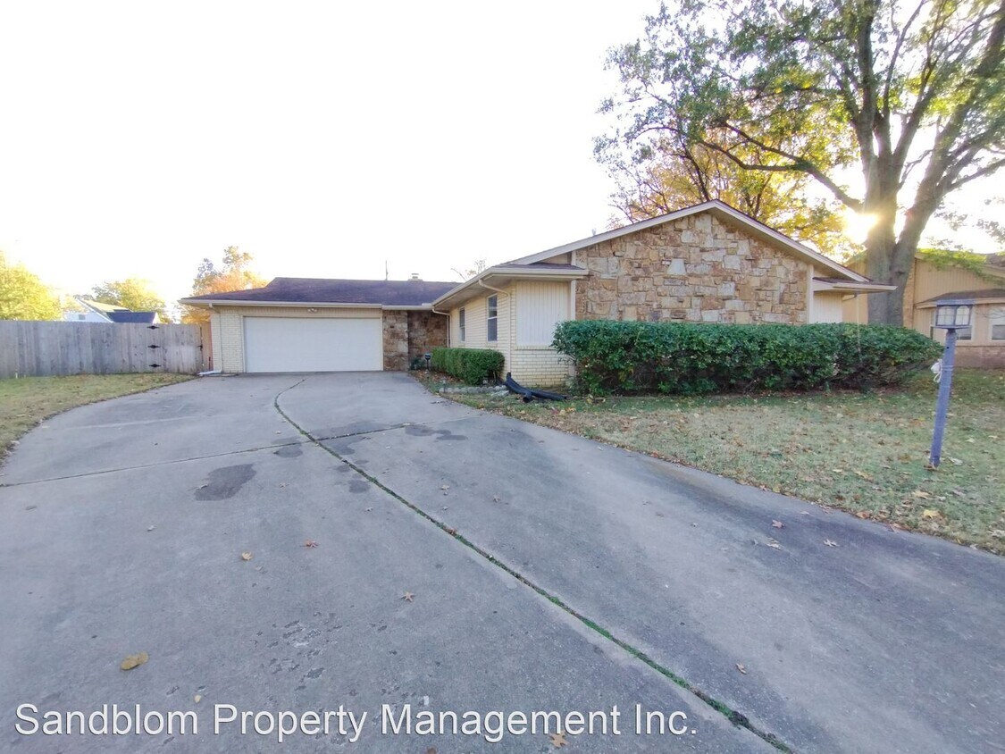 Primary Photo - 3 br, 2 bath House - 7022 East 50th Place