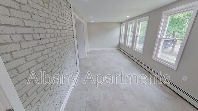 Building Photo - 4 Ten Eyck Ave