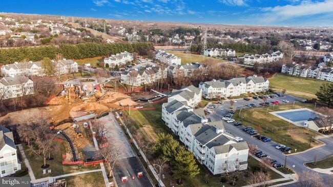 Building Photo - 8385 Montgomery Run Rd