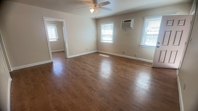 Building Photo - Delightful 2 Bedroom 1.5 Bath home