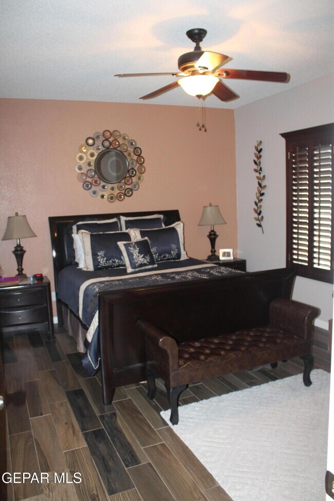 Foto del edificio - 336 Emerald Woods St