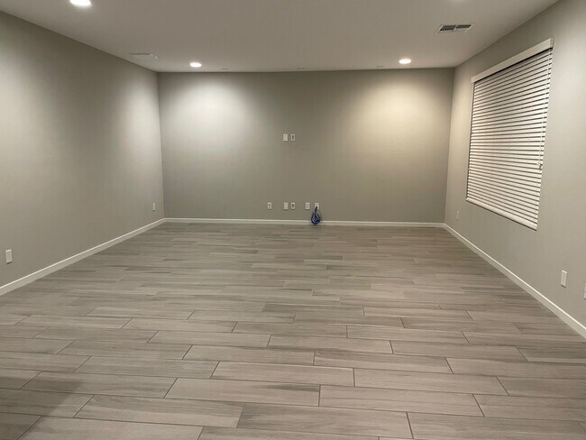 Building Photo - 3539 E Louise Dr