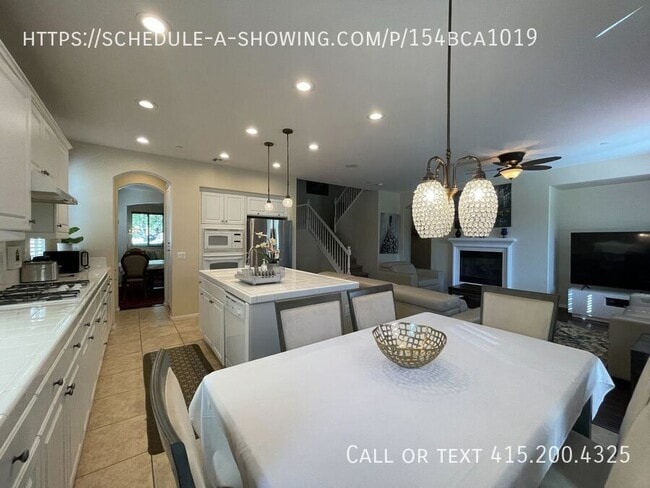 Building Photo - 4176 Lake Cir Dr