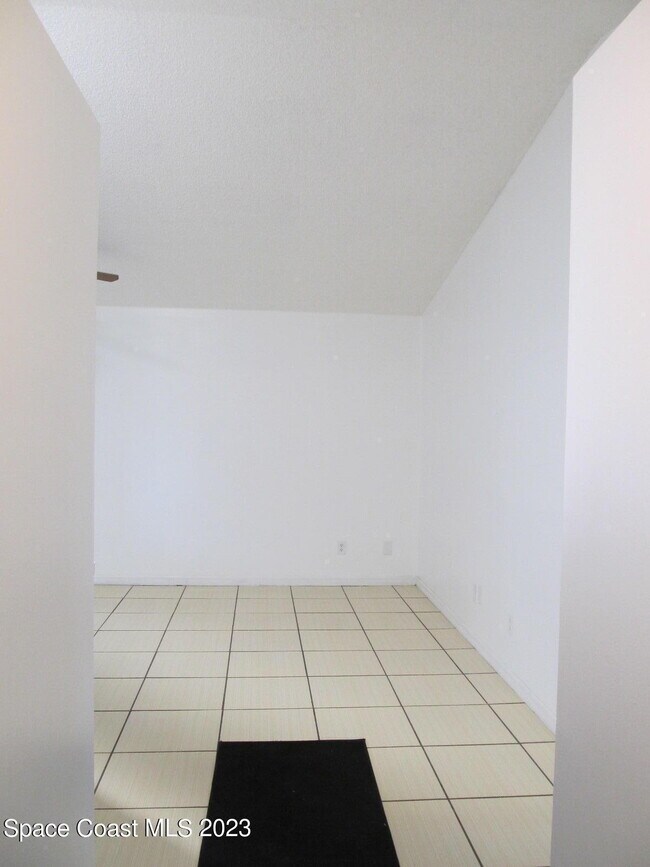 Building Photo - 499 Alesio Ave SE