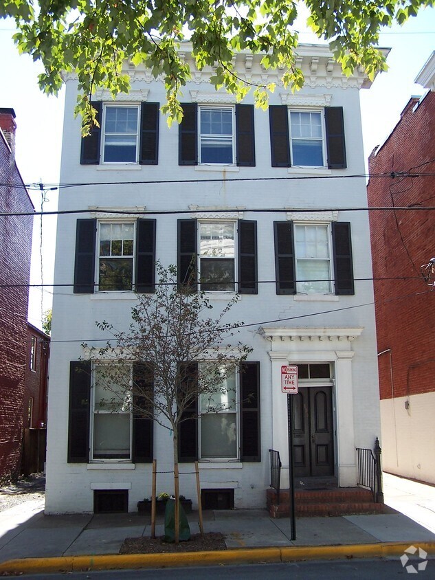 Building Photo - 116 W 3rd St
