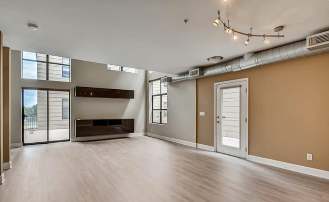 Building Photo - 3068 Umatilla St