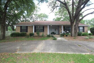 Building Photo - 9541 Sunnehanna Blvd