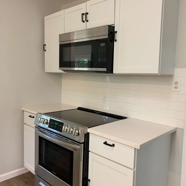 Building Photo - 505 E Heron St