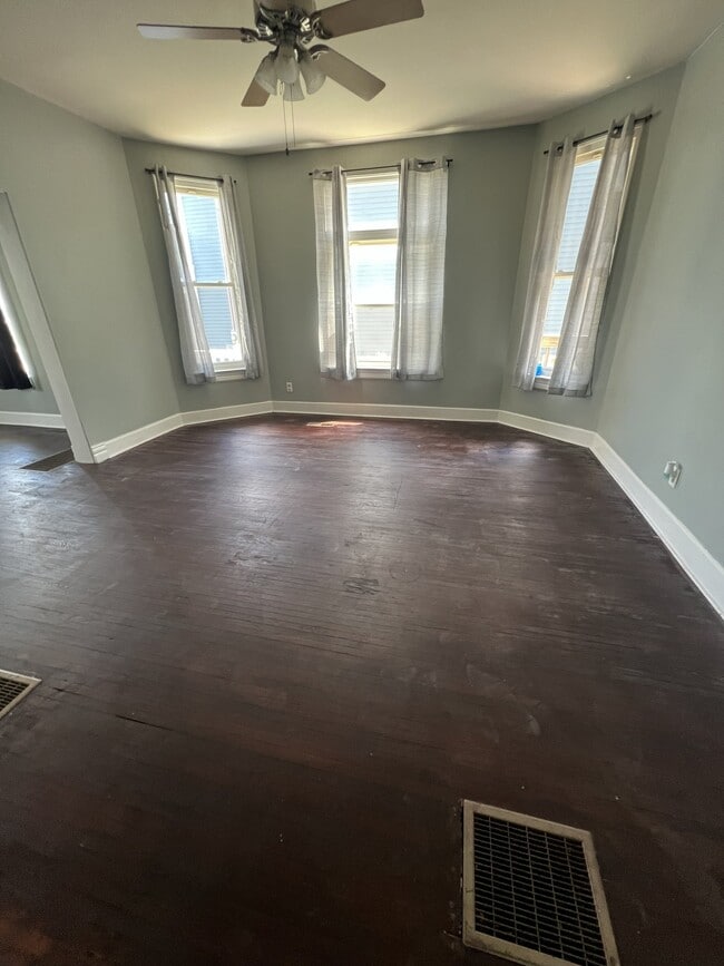Building Photo - 1525 Fairview Pl