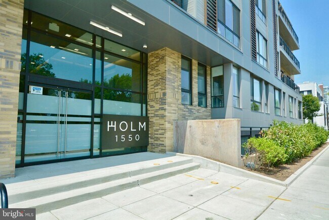 Building Photo - 1550 11th St NW