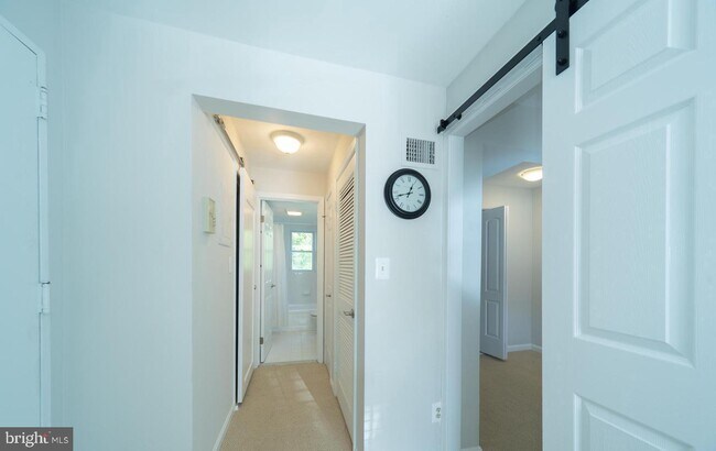 Building Photo - 521 Bashford Ln