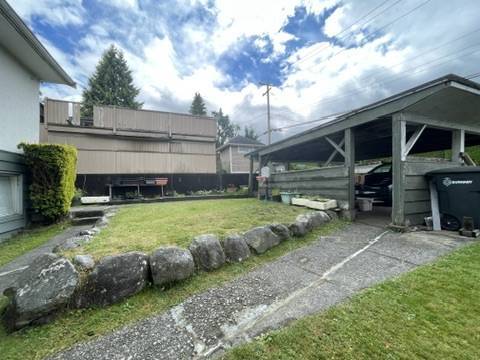 Building Photo - 5015 Willingdon Ave