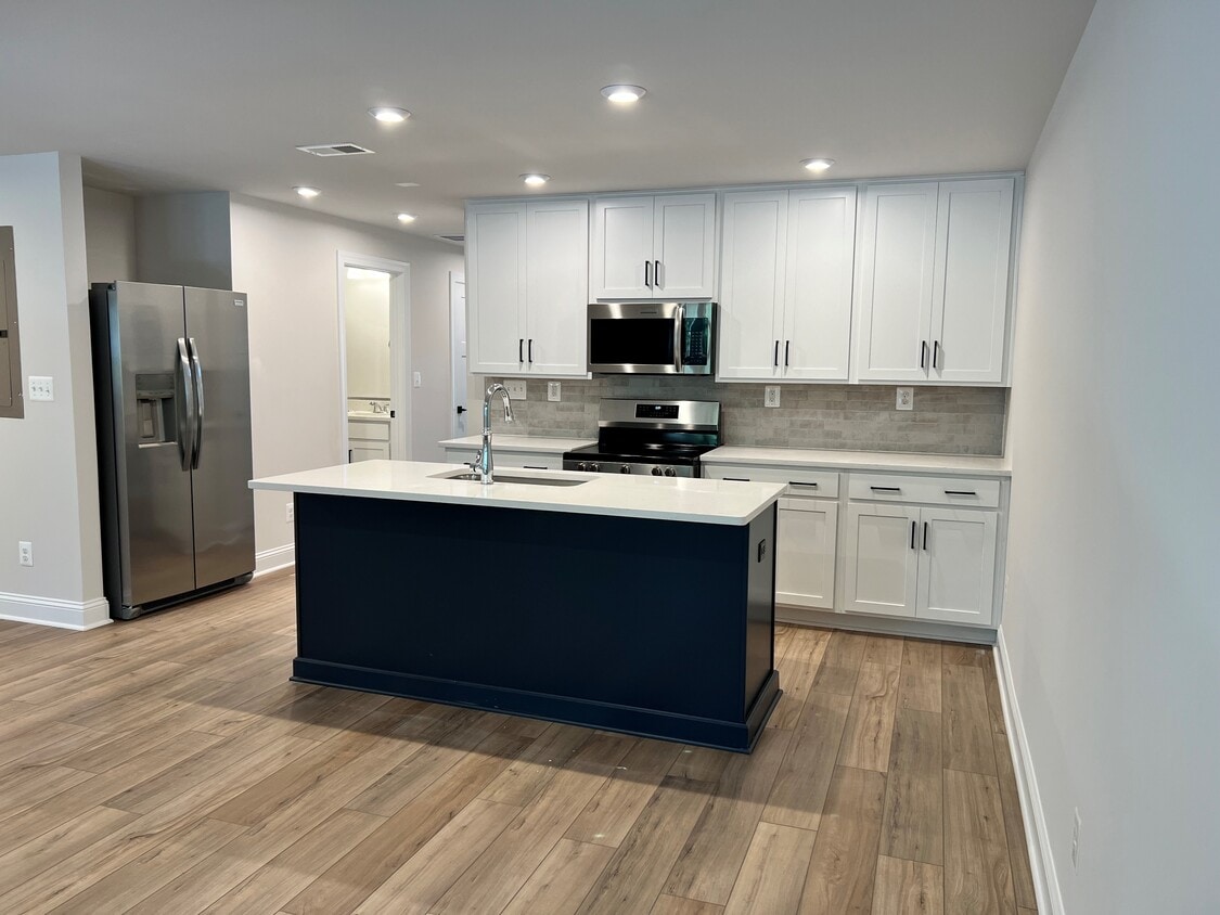 Brand New Apartment - 2421 Anlee Rd (Crozet, VA)