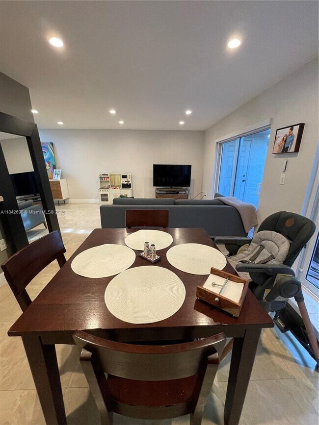 Foto del edificio - 7483 SW 109th Ave