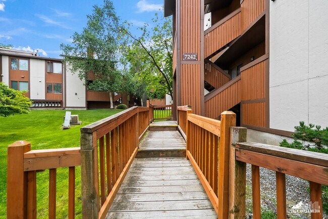 Foto del edificio - 7242 Foxridge Cir