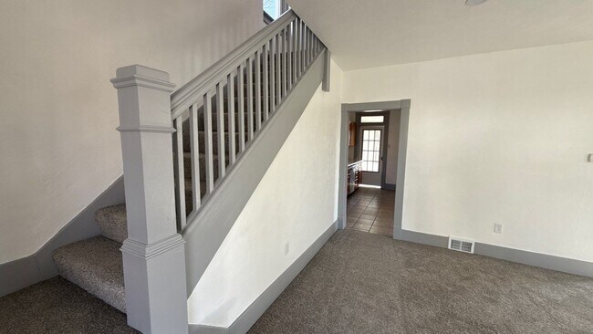 Building Photo - 26 1st St