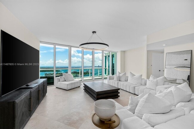 Foto del edificio - 1000 South Pointe Dr