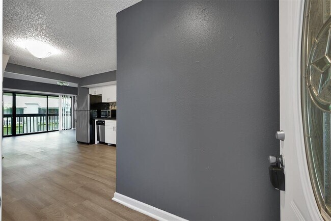Foto del edificio - 12900 Walden Rd