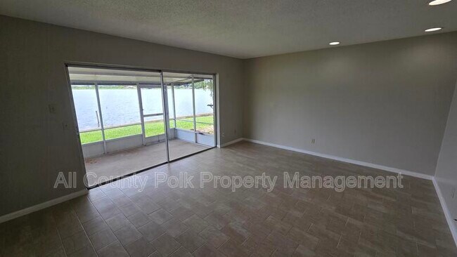 Building Photo - 927 S Buena Vista Dr