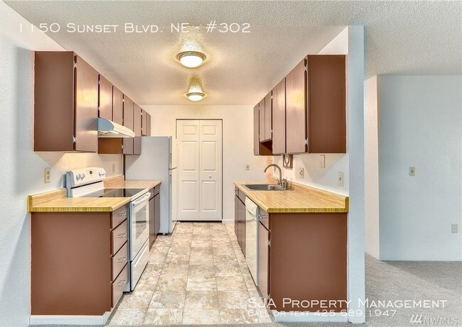 Building Photo - 1150 Sunset Blvd NE