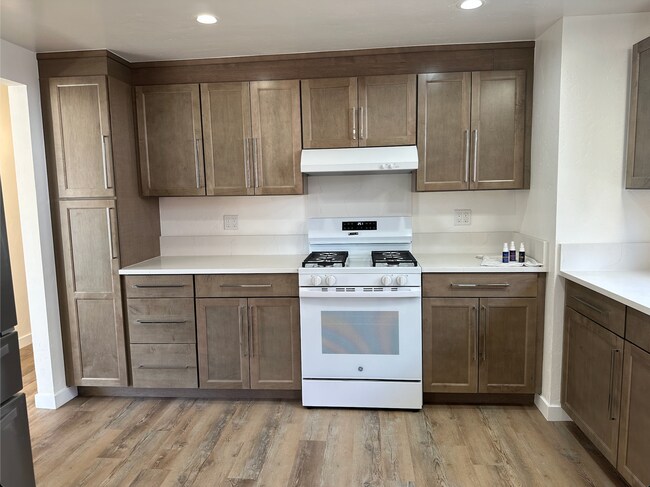 Building Photo - 1210 Palomar Ter