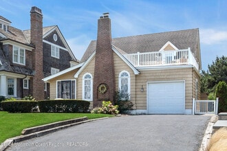 Building Photo - 10 Chicago Blvd