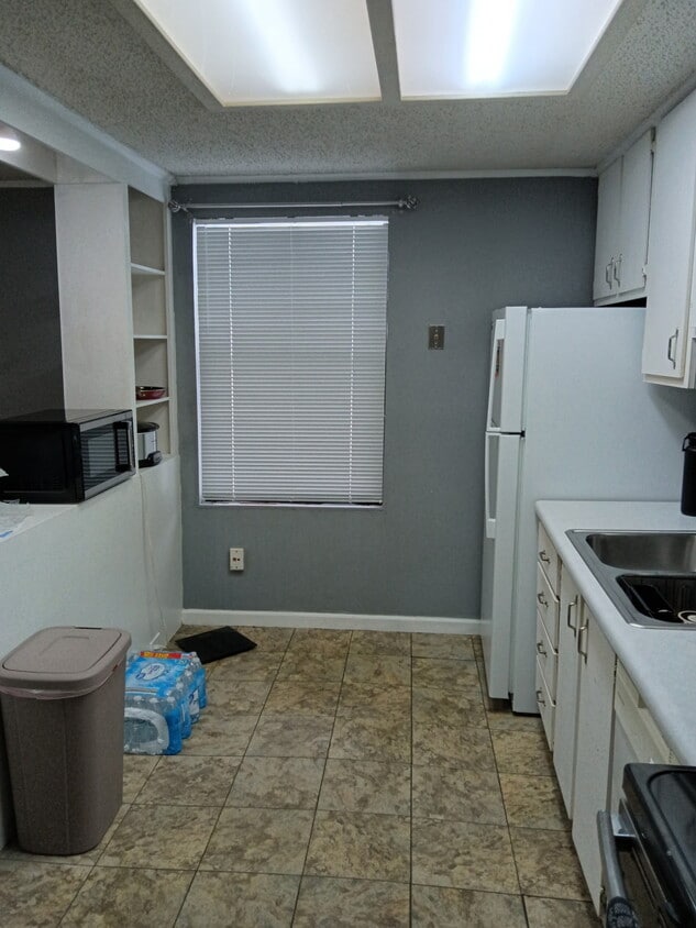 Foto del edificio - 5083 Castlewood Way