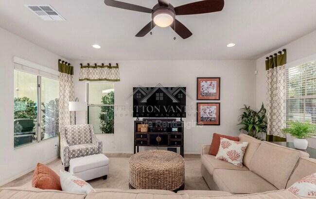 Foto del edificio - 4467 E Remington Dr