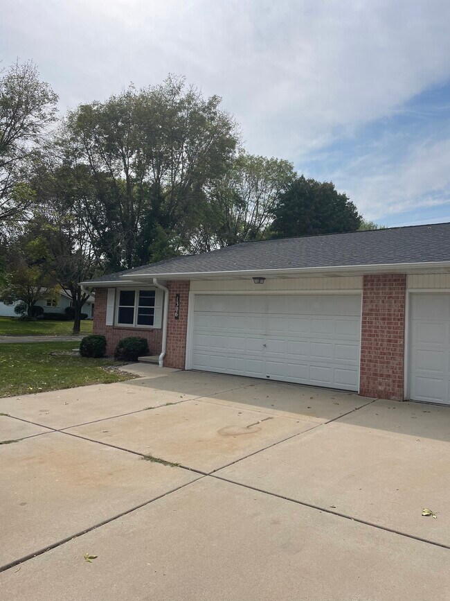 1306 Lacount Rd, Green Bay, WI 54313 Townhome Rentals in Green Bay WI