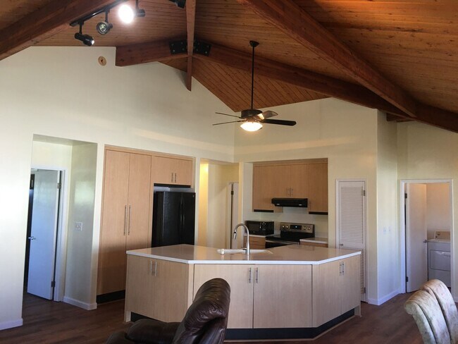 Building Photo - Private Home in Kea'au Ag Lots Subdivision