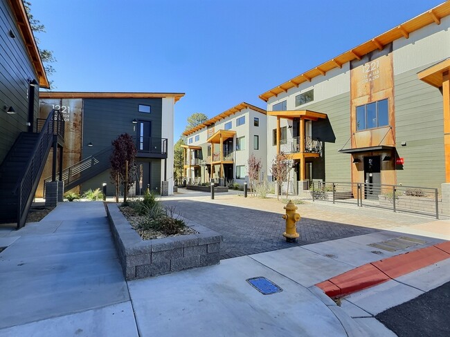 Foto del edificio - 1221 East Emma Drive