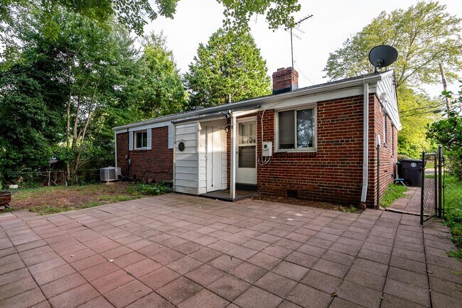 Foto del edificio - 3312 Gumwood Dr