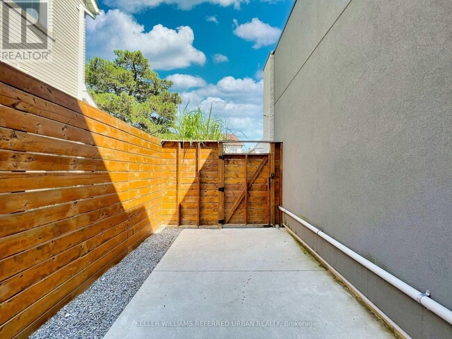 Photo du bâtiment - 42 Tottenham Rd