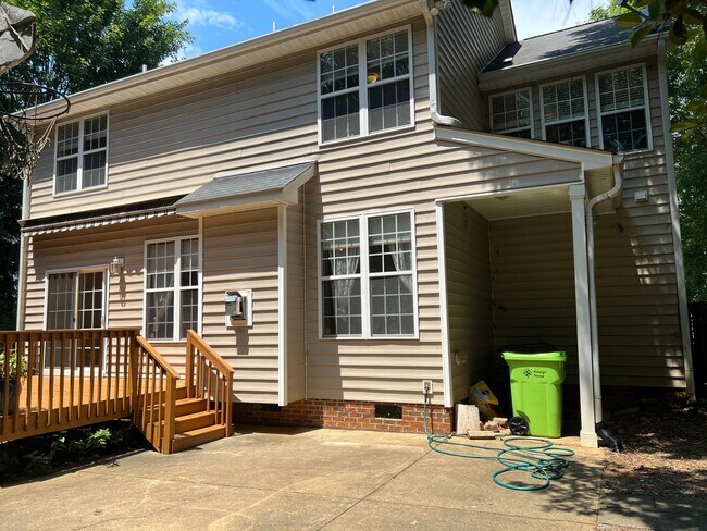 Foto del edificio - 4 Bedroom | 2.5 Bath Home Near NCSU, Lawnc...