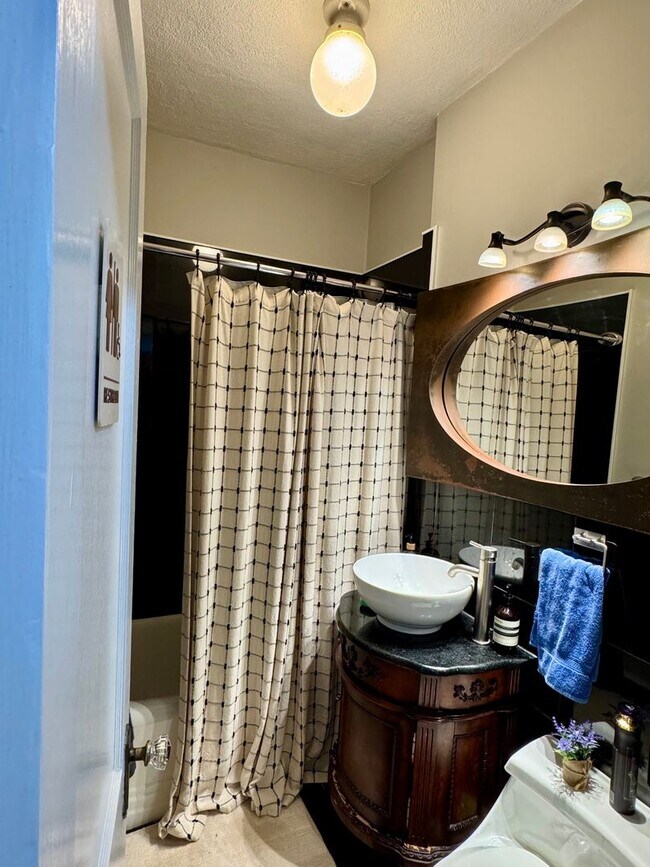 Foto del edificio - Spacious Back Bay 1 Bed w/ Common Outdoor ...