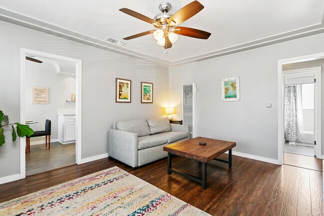 Foto del edificio - 1642 Vineyard Ave