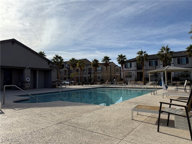Building Photo - 460 Ylang Pl
