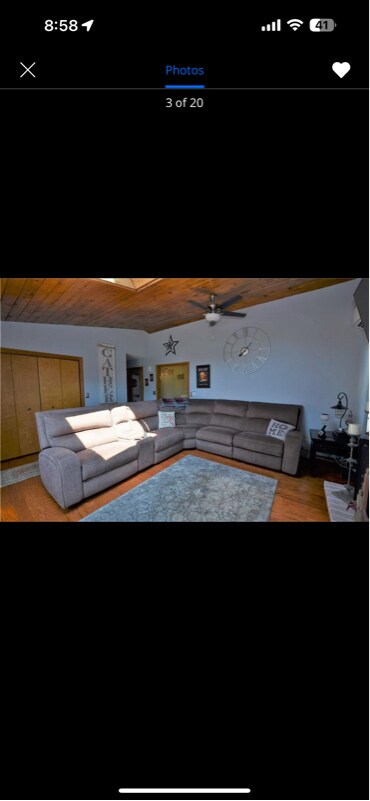 Foto del edificio - 6 Sterling Dr