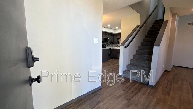 Building Photo - 1741 Ridgehaven Ct