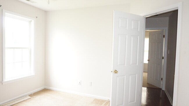 Foto del edificio - 104 Nesting Ln