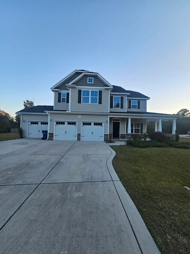 Foto principal - 4 Bedroom Home in Sneads Ferry