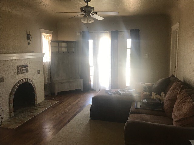 Foto del edificio - 413 Central Ave