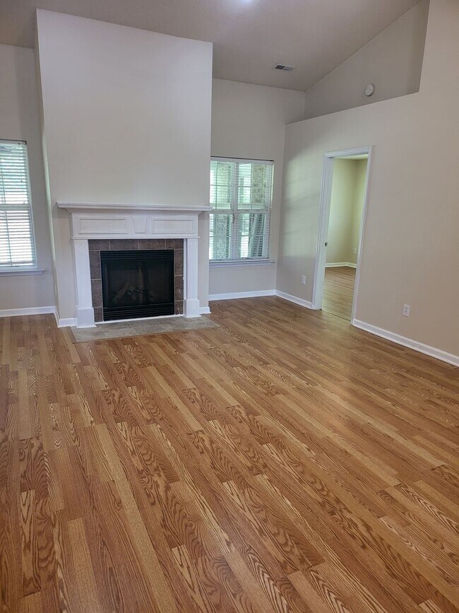 Foto del edificio - 139 Autumn Haven Ln