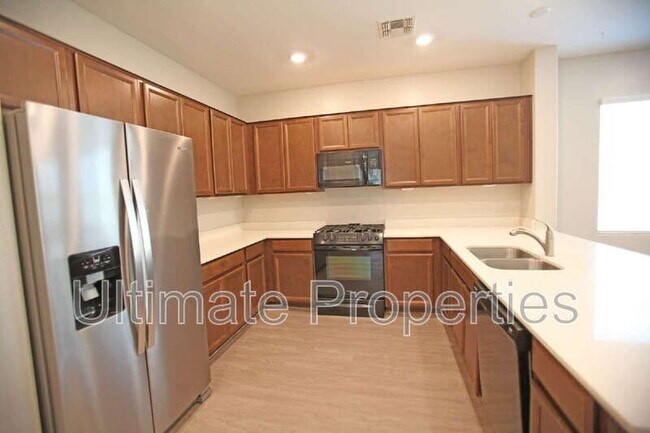 Foto del edificio - 20238 W Buchanan St