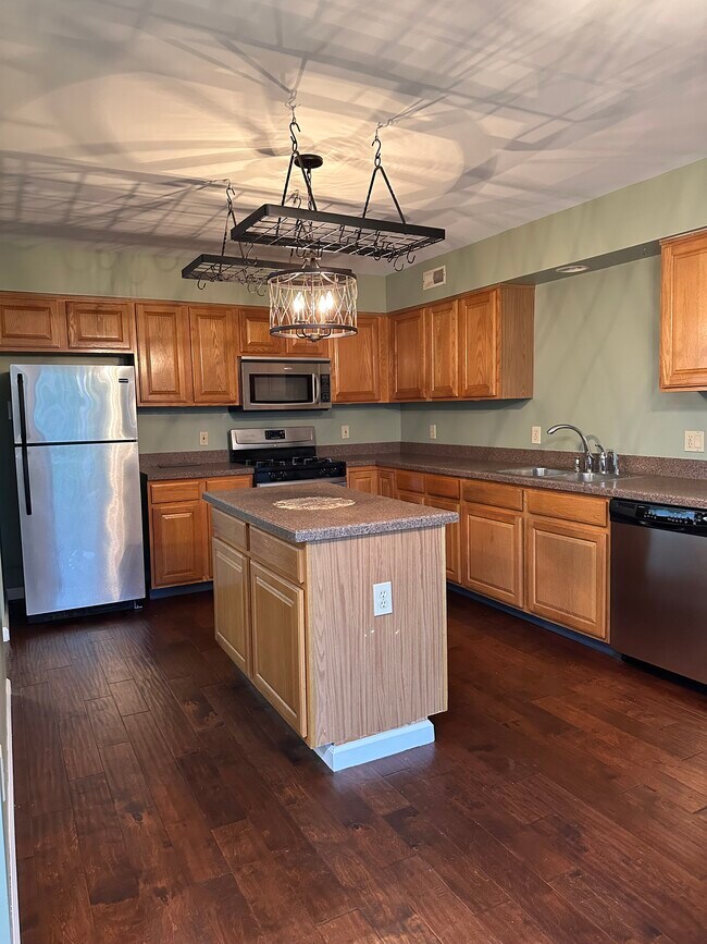 Building Photo - 5401 Belmont Ct