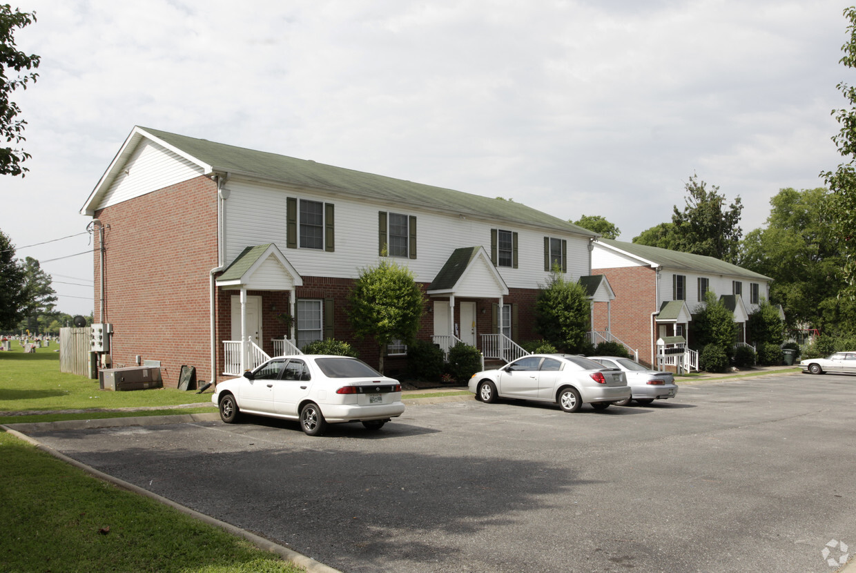 Primary Photo - Monarch Village Apartments