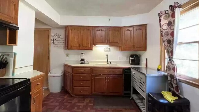 Kitchen - 5600 L St