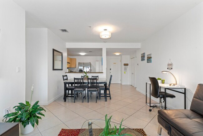 Foto del edificio - 2280 SW 32nd Ave