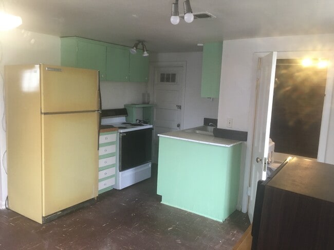 Building Photo - 151 W 4th Ave