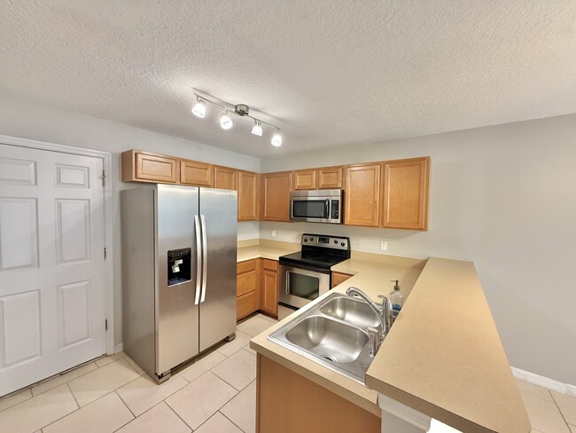 Foto del edificio - 609 Cresting Oak Cir